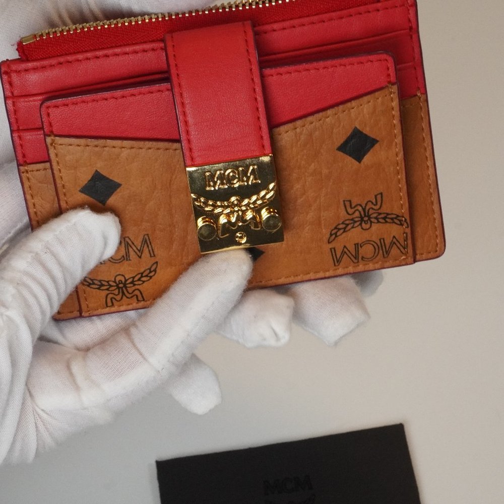 PATRICIA VISETOS CARD CASE IN FIREFLY RED